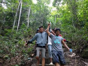 Panjat Tebing, Pengunjung Air Terjun Sarassa Terjatuh