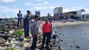 Lucu, Tanggap Rembesan BBM Pemkot Diminta Bersihkan Sampah di Cempae