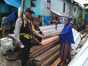 Koordinasi TNI, Polri dan Lurah, Berikan Bedah Rumah Warga Miskin