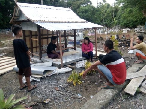Ditinggal Pergi Anak Angkat, Warga Pinrang Ini,  Gali Liang Lahat Untuk Raganya