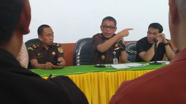 Pertanyakan Status Hukum Sejumlah Kasus, Kejari “Open” ke Perwakilan LSM