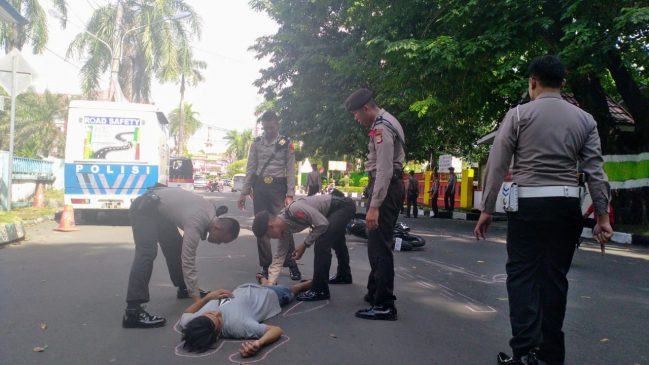 Laka Dua Motor Depan Kantor Lantas Parepare