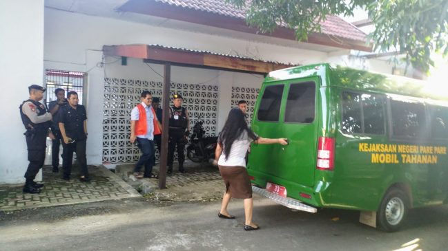 Serahkan Diri Sejak Malam, Amran Ambar Kini Ditahan di Lapas Makassar