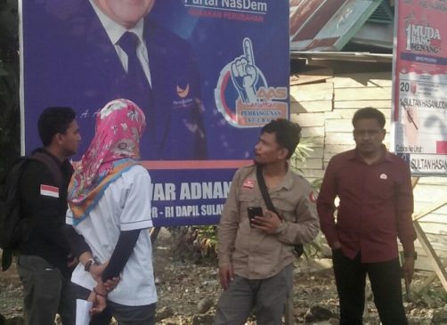 Bawaslu Tertibkan 17 APK Baleho Melanggar.