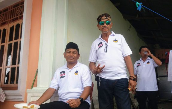Karlos Husain  Kunjungi Masyarakat Dor to Dor
