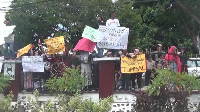 Eksekusi Lahan Diwarnai Aksi Unjuk Rasa Keluarga