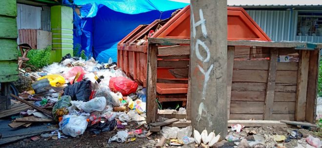Warga Keluhkan Bau Sampah yang Menyengat di Area Pasar Senggol