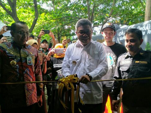 Taufan Resmikan Program Pegadaian, Sampah Jadi Emas