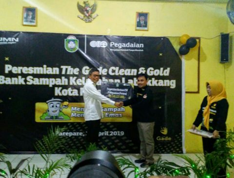 PT Pegadaian Serahkan CSR Rp149 Juta Kepada Pemkot Parepare