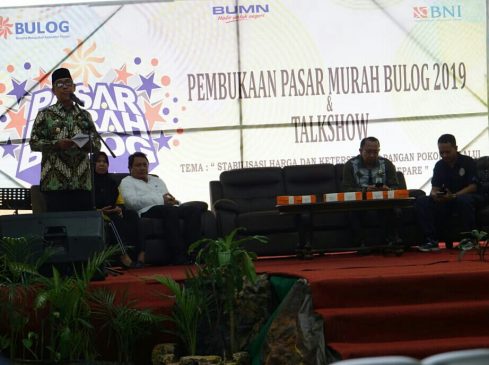 Buka Pergelaran Pasar Rakyat, Wawali Kenalkan PIB di Parepare