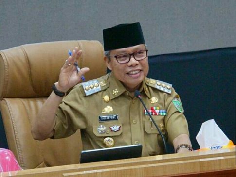Lurah Capai Target PBB, Taufan Beri Reward Penghargaan dan Liburan