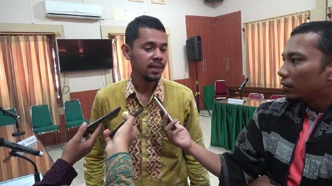 DKPP memeriksa Ketua KPU Kota Pariaman Abrar Aziz/Jeka Kampai