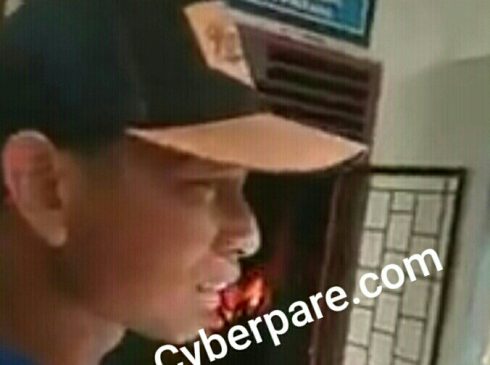 Tonton “Tak Puas Dengan Pelayanan, Warga Bakar Kantor Desa” di YouTube