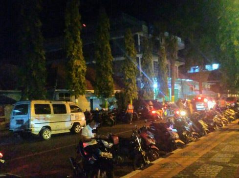 Parkir di Bahu Jalan Jadi Biang Macet, Dishub dan Polantas Diminta Tegas