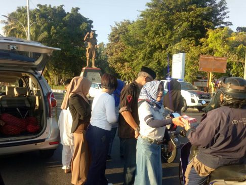 KBPP Polri Parepare Bagi-bagi Takjil