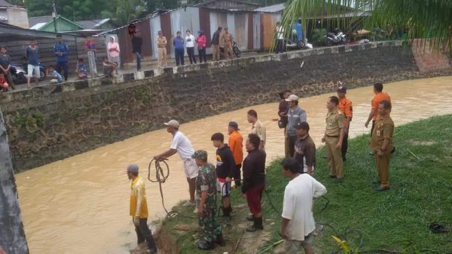 Air Sungai Bolong Nunukan Meluap Puluhan Rumah Warga Terendam