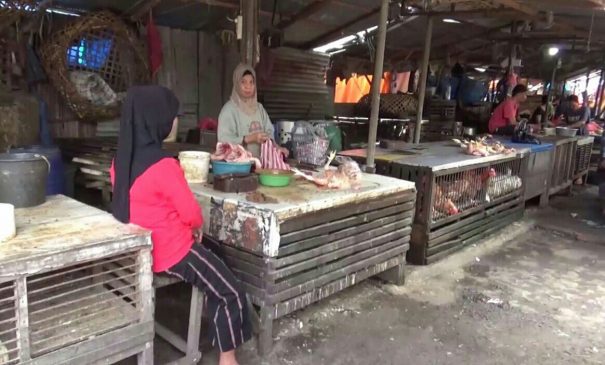Harga Daging Ayam Anjlok, Plt Kadisperindag Parepare : Saya Belum Monitor