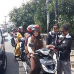 PD IWO Karimun Bagikan 1000 bendera Merah Putih ke Pengendara