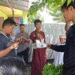 Pemuda Anak Lorong Muhammadiyah (Lormu) Gagas “Jumat Berbagi” Berkah kepada Jamaah Masjid Al Istiqamah