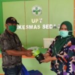 Jurnalis Simpati Kemanusiaan Donasikan Masker ke Puskesmas Sedadap