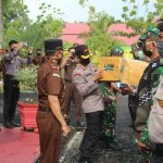 Kejari dan TNI – Polri Salurkan Bantuan Kepada Masyarakat Nunukan