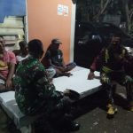 Antisipasi Gangguan Kamtibmas, Bhabinkamtibmas Gandeng Babinsa Lakukan Patroli Malam