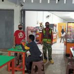 Bhabinkamtibmas Bersama Kanit Sabhara Polsek Minasatene, Sambang Pemilik Kedai hikma 2 dan Berikan himbauan Prokes