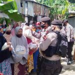 Kasat Sabhara polres Pangkep Pimpin, Laksanakan Bansos yang terdampak Covid-19