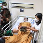 Kapolri dan Panglima TNI Jenguk Korban Bom Gereja Katedral Makassar Di RS. Bhayangkara Makassar