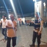 Cegah Kriminalitas Di Bulan Ramadhan, Bhabinkamtibmas Polsek Minasatene Gelar Patroli Malam Serta Berikan Himbauan Terkait Covid-19 Ke Masyarakat