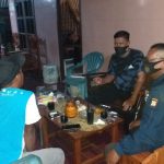 Bhabinkamtibmas Aipda Muhammading Sambang warga di Malam Hari dengan Systim door to door