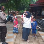 Melalui wisata Alam, Bhabinkamtibmas Aipda Muhammading Terus Gelorakan Prokes, Ajak Warga Untuk Vaksin