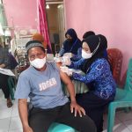 Sat Narkoba Polres Pangkep Gelar Vaksinasi Di Pustu Desa Kabba