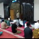 Usai Sholat Isya Berjamaah, Bhabinkamtibmas Desa Kabba Berikan Himbauan Kamtibmas