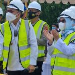 Ketua DPRD Parepare  Menyaksikan Pemasangan Tiang Pancang Masjid Terapung