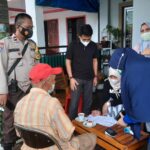 Camat Minasatene Bersama Kepala Puskesmas di Dampingi, Wakapolsek Dan Bhabinkamtibmas Desa Kabba Kawal Tim Vaksinator