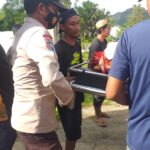 Bhabinkamtibmas Polsek Minasatene Melayat dan Mengantarkan Jenazah Hingga Ke Pemakaman