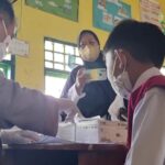 Vaksinasi Usia 6 Sampai 11 Tahun Dimulai, Ortu Siswa Antusias Antar Anaknya Vaksin
