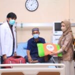 Peringati Hari Ginjal Sedunia, Direksi RSUD Kunjungi Pasien Hemodialisa