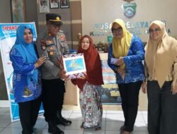 Tepat Sasaran, Kapolsek Minasatene AKP I MADE UNTUNG  Bagikan Bansos  Kewarga