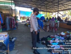 Lewat Pasar Tradisional Bhabinkamtibmas Polsek Minasatene Semakin Dekat Dengan Warga