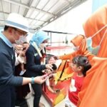 Ridwan Kamil Hadiri Pelaksanaan Kick Off Bulan Imunisasi  Anak nasional  Tahap II Dikarawan