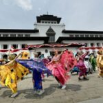 Jadi Warisan Budaya Tak Benda Indonesia, Tari Merak Digelar Massal di Gedung Sate