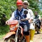 Tinjau Banjir Pameungpeuk, Wagub Jabar Salurkan Bantuan