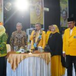 Pelantikan Golkar Parepare, Erna Rasyid Taufan Luncurkan Millenial Go Gait Pemilih Pemula
