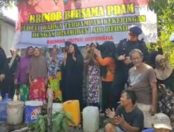 Sat Brimob Parepare Kolaborasi PAM Tirta Karajae Bantu Warga yang Terdampak Iklim Elnino