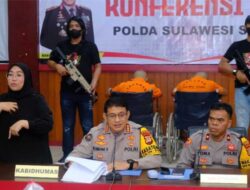 Kabidhumas Polda Sulsel Gelar Konferensi Pers Penangkapan Pembobol ATM Lintas Provinsi, Modus Call Center Palsu