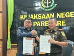 Pj Walikota Parepare Abdul Hayat Gani Serahkan Hibah Bangunan 2,3 M Kepada  Kejaksaan Negeri Parepare