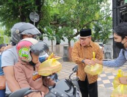 Taufan Pawe Berbagi Takjil dan Buka Puasa Bersama Masyarakat Parepare