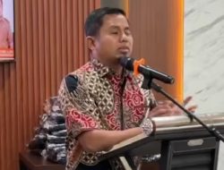 Wali Kota Parepare Tasming Hamid Serahkan Pakaian Seragam untuk ASN dan Non ASN